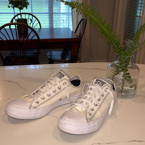 Converse Shoes - CONVERSE CO-ED SNEAKERS SIZE 9 LADIES
